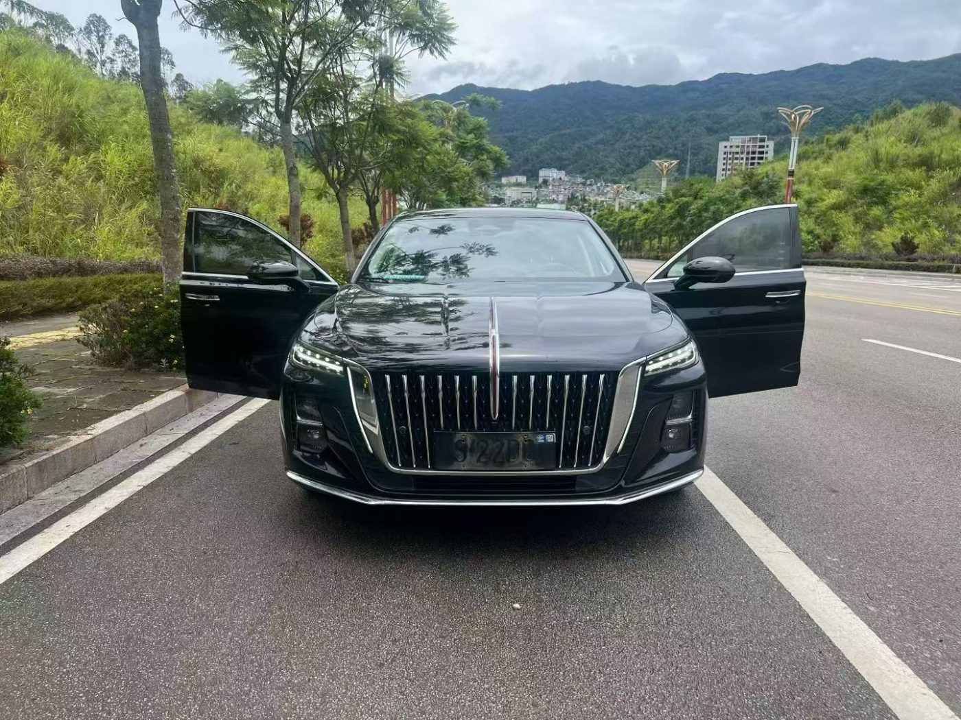 2022 红旗 H5