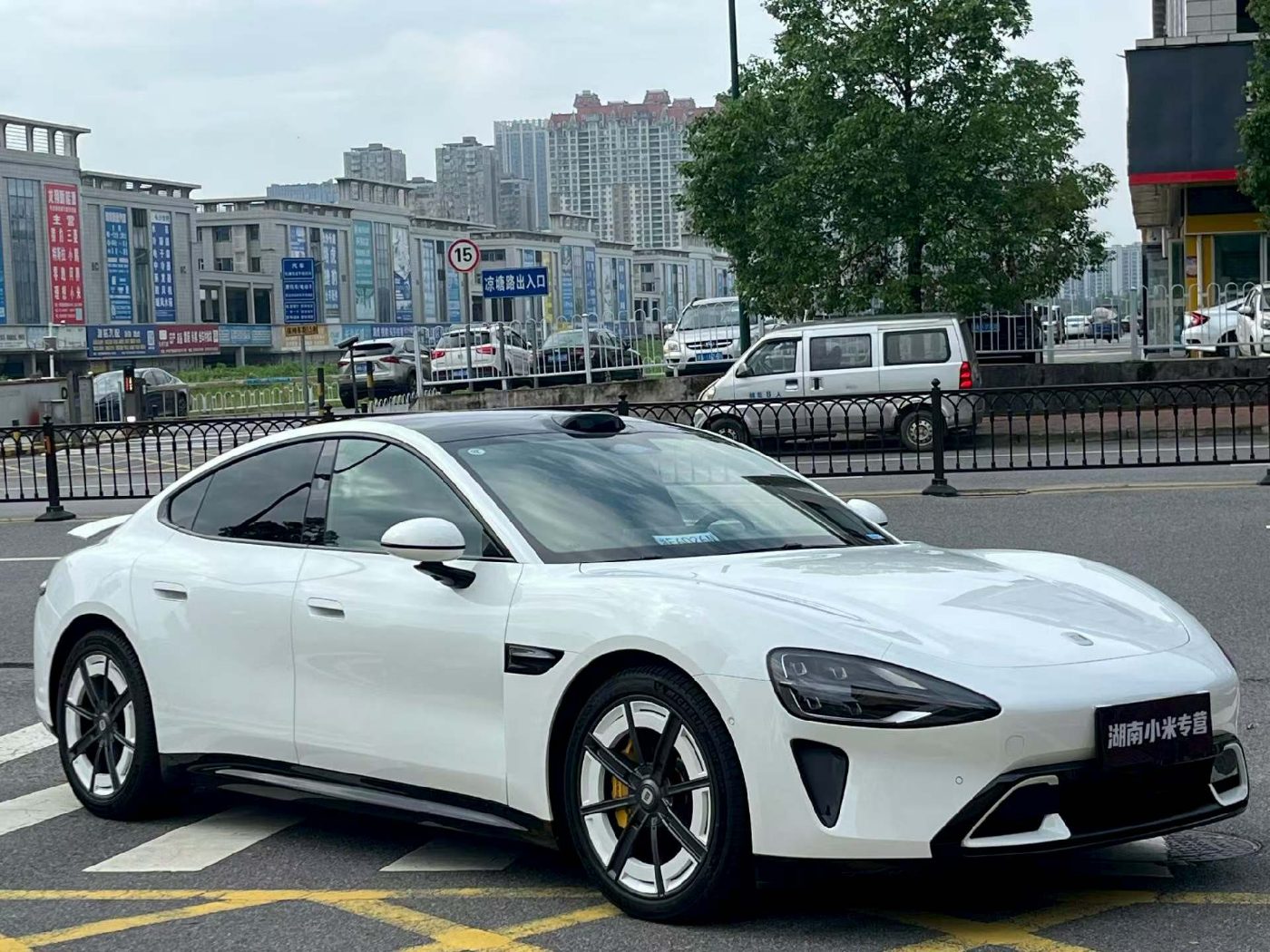 2025 小米 SU7 MAX